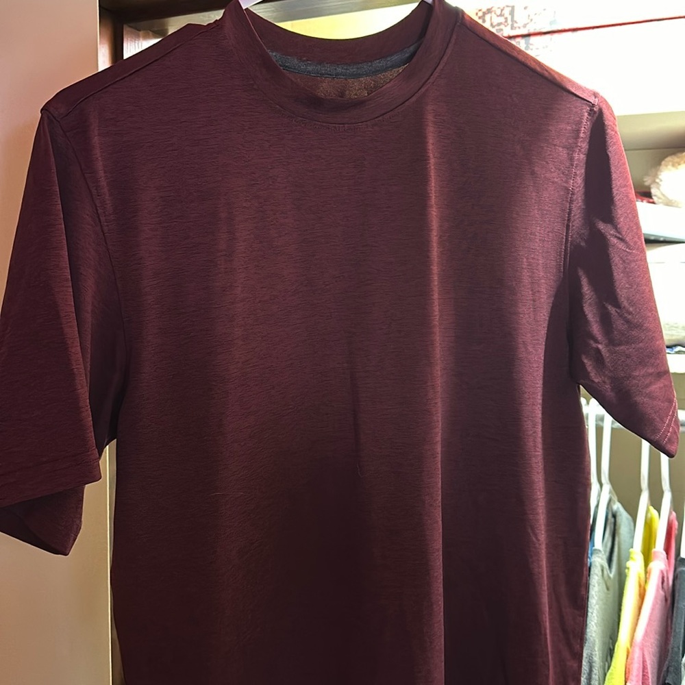 Small bcg maroon tee shirt